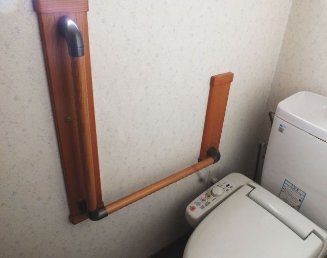 バリアフリーで家に手すり設置を考えているんだけど、、、補助金ってでるの?
