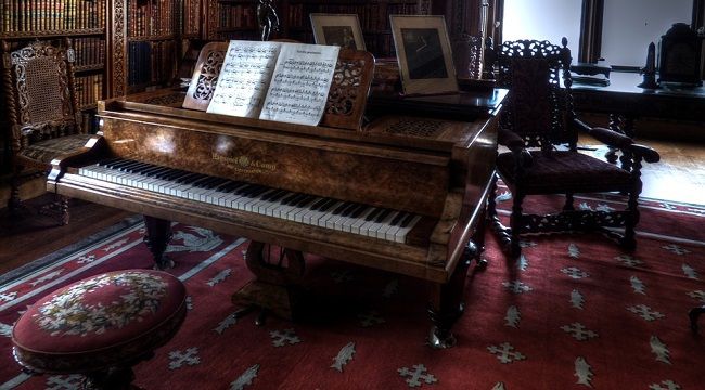 ピアノから床方向への防音の方法