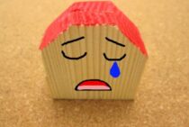 屋根にコーキング剤をつかって雨漏りやひび割れをDIY修理しよう！