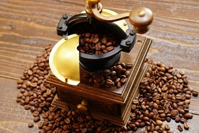 どうしてコーヒーかすが消臭に役立つ？
