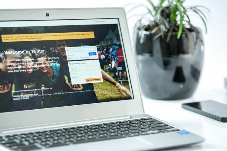 有線LANの工事をして、遅いインターネット回線のストレスにおさらば!