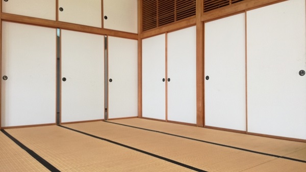 自分で張り替えが難しい場合は？