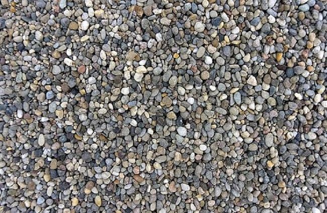 整地せずに砂利を敷くとどうなる？