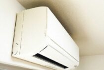 細くて詰まりやすい？エアコンのドレンホースの役割と水漏れの関係