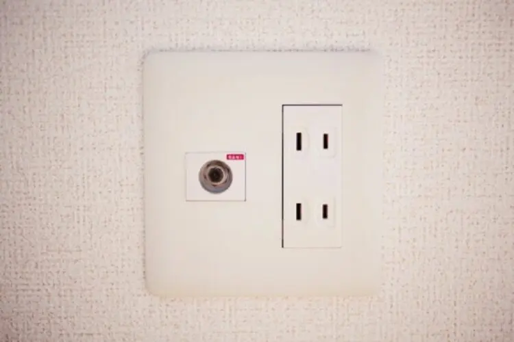 コンセント型の漏電遮断器はアースの代わりに使える?その真偽は