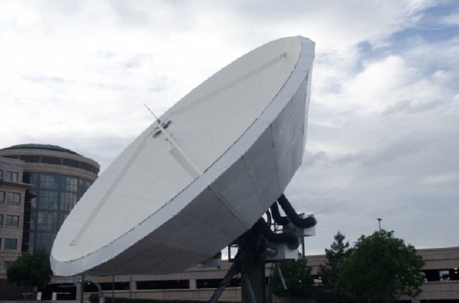 パラボラアンテナの原理って?あの形に意味があるの?