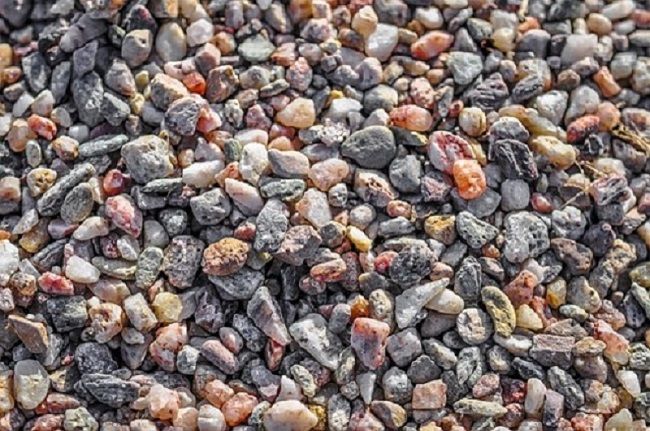砂利に補充が必要なのはなぜ？