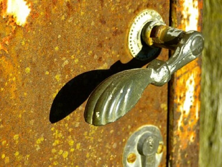 ドアノブのバックセットって?ドアノブ交換に必要な測定箇所について