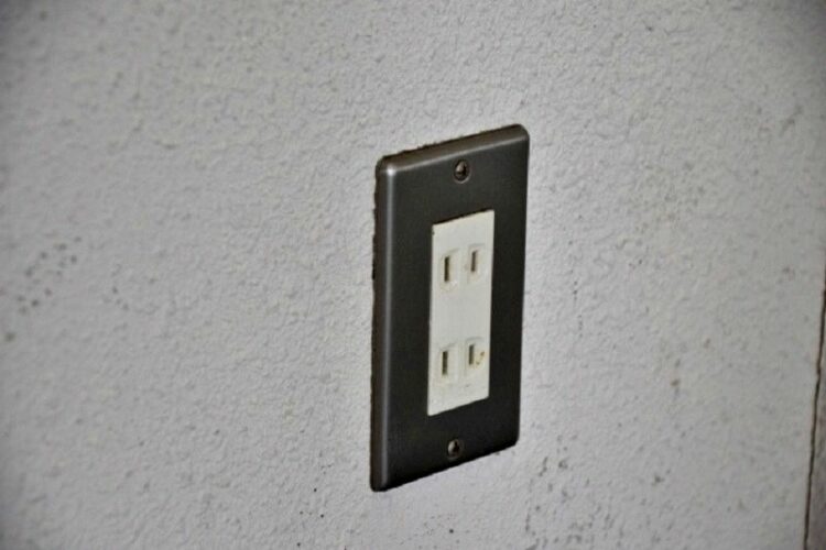 玄関にコンセントがあれば便利!家の顔をワンランクアップさせる方法