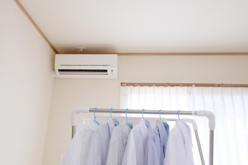 エアコンで洗濯物を乾かすなら、エアコンの機能を見直そう！