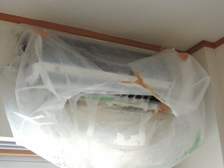 エアコンの吹き出し口のカビを除去！効果的な道具とは