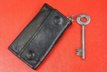 鍵の持ち歩きはオシャレに！4つのキーケースの使い方をご紹介