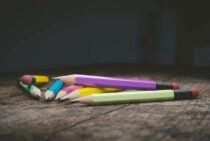 鍵は鉛筆を使って抜き差ししやすくなる？その仕組みとNG行動も