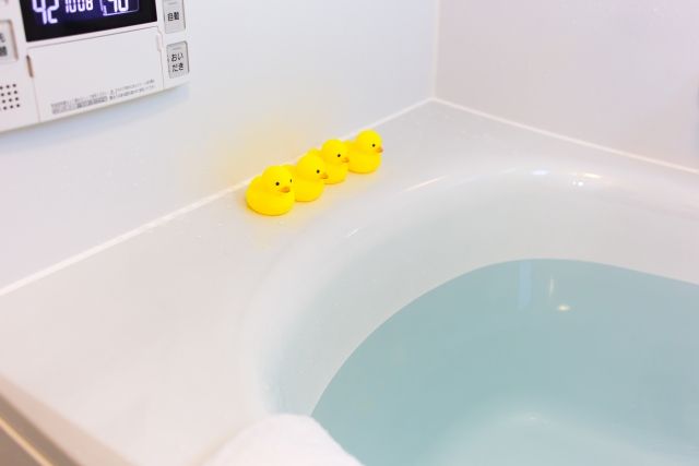 湯垢を楽に落とす!湯垢で汚れた浴槽の掃除方法について