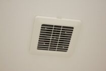 換気扇の異音がカラカラとうるさい！換気扇の構造とメンテナンス手順