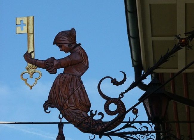 鍵屋さんに家に入れないトラブルを解決してもらうには