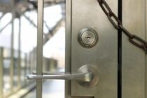 鍵開け手口サムターン回しを防止！空き巣や侵入犯が入れない家へ