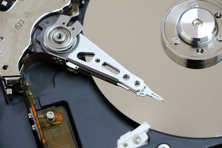 ハードディスクレコーダーの寿命から見る防犯カメラのコストとは