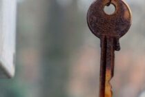 鍵をピカピカに！鍵のさびや汚れを落とすには何を使えばいい？