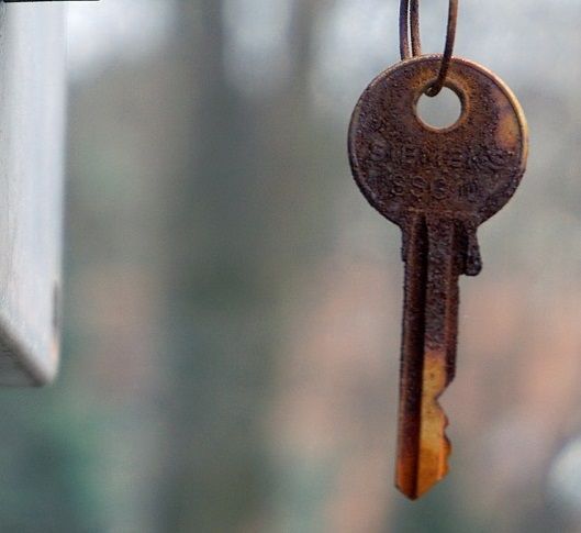 鍵をピカピカに！鍵のさびや汚れを落とすには何を使えばいい？