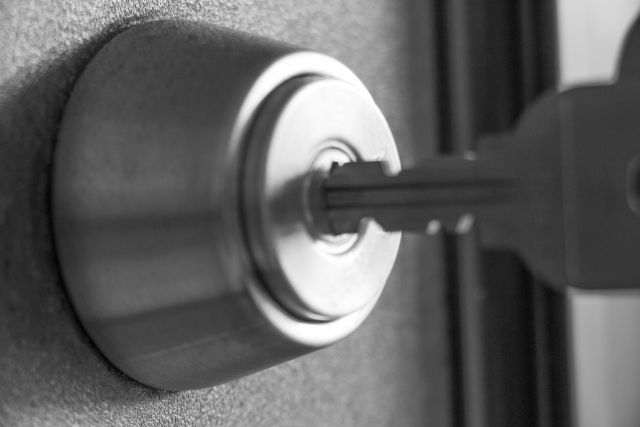 二重ロックにおすすめの鍵と費用相場