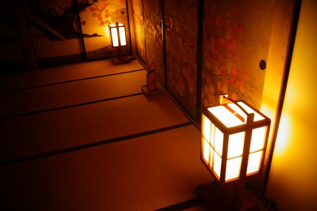 破れたふすまをリメイクする方法も