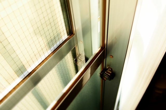 網戸の掃除は簡単にできる?!おすすめグッズと掃除方法をご紹介!