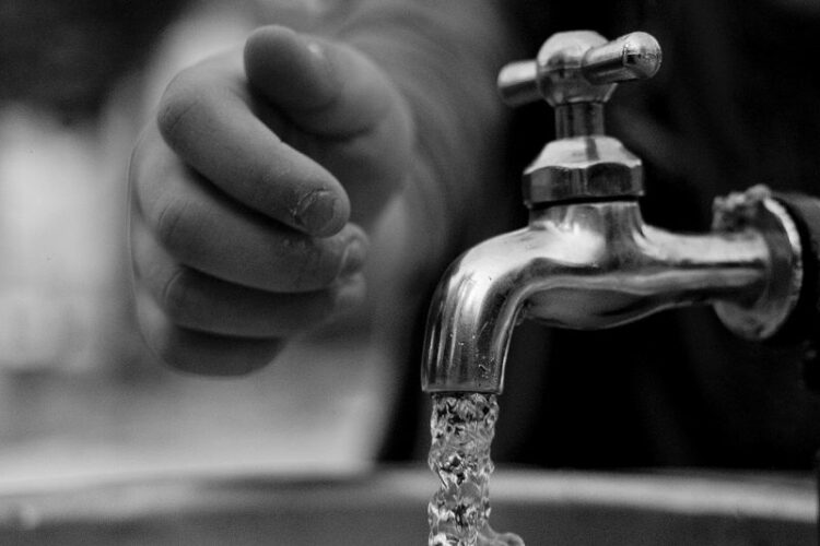 給湯器を水抜きする方法とその理由とは?水抜きしたあとの使用方法も