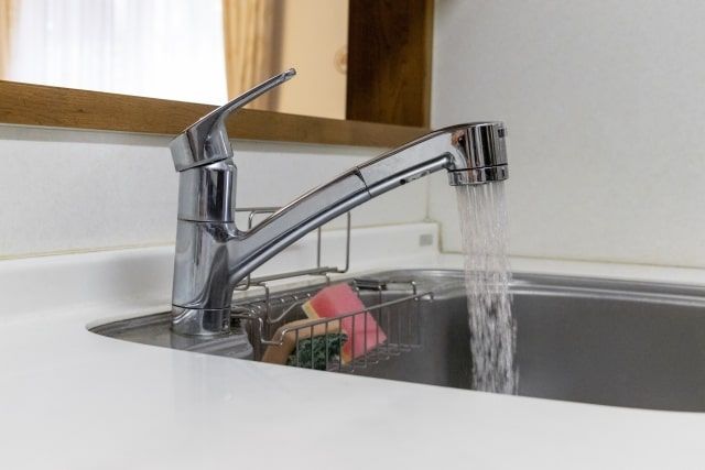 蛇口の開閉で水を出したり止めたりできるのはどうして？