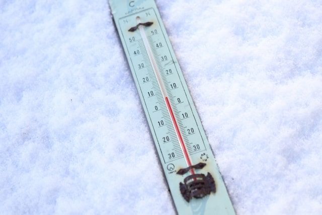 対策【1】部屋の湿度を上げよう