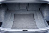 車のトランクが開かない！開かない原因と対処方法について