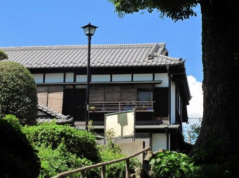 はかま腰屋根の特徴