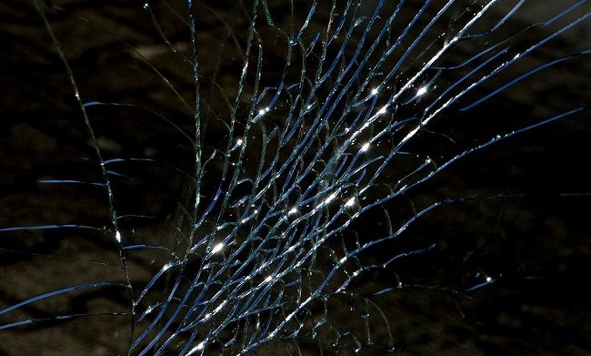 車のフロントガラス交換はdiyすることができるって本当？費用についてもご紹介
