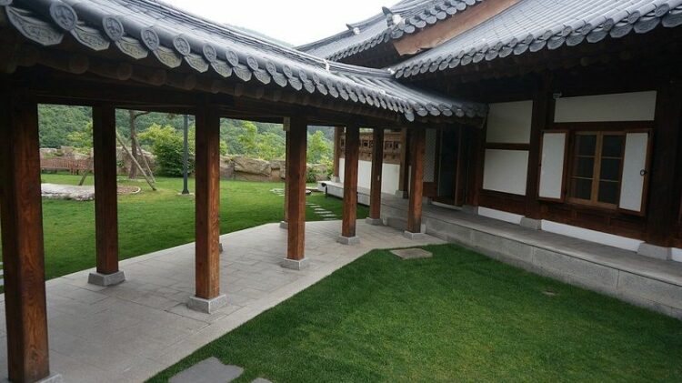 瓦屋根には漆喰が重要