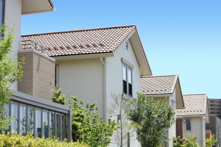 勾配によって屋根材も変わる！