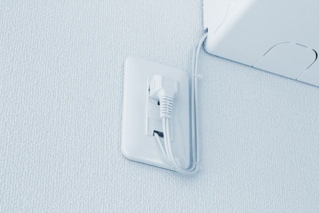エアコンを使うには専用のコンセントが必要！