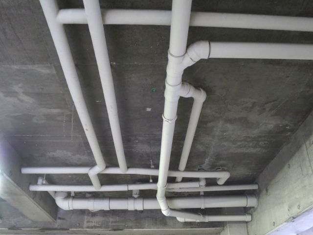 2階建て以上の建物でのトイレの排水管の構造について
