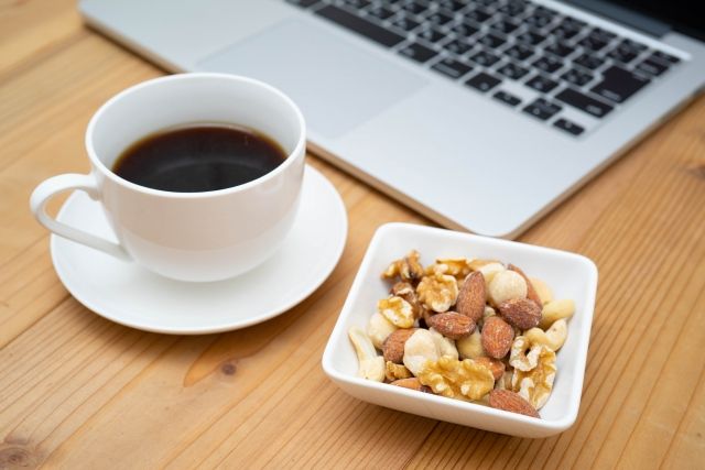 キーボードを掃除しないと雑菌だらけ？掃除法とおすすめグッズを紹介