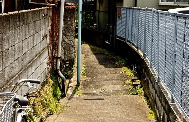 こんなブロック塀は危険！倒壊のおそれも…