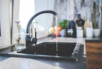 こんなキッチンにはゴキブリが来る！危ないポイントとすぐできる対策