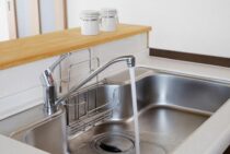 ゴキブリは水を求めて家のなかを移動する！水回りの対策をしよう！