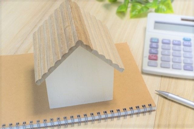 瓦が落ちたらすぐに修理しておくべきワケ。保険が使えるってホント?