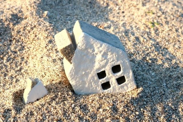 雨樋の水漏れは深刻な二次被害を引きおこす?見るべき点検ポイント!