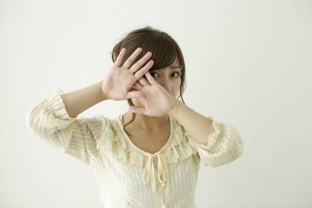 キボシアシナガバチの蜂の巣は黄色が鮮やか。ほかの蜂の巣についても