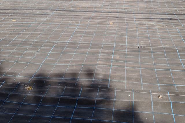 【DIY】人工芝を駐車場に敷く方法