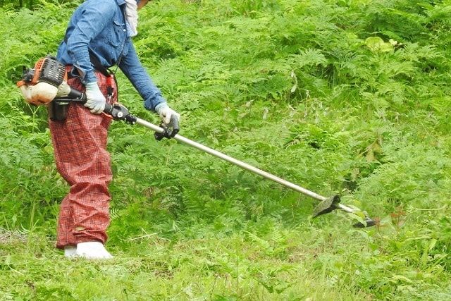 草刈機のエンジンのかけ方は一筋縄ではいかない！正しい対処法