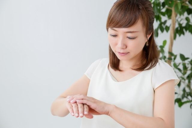 クロオオアリが家に侵入することによって生じる問題