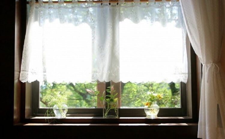 窓枠の歪みの原因と補正方法！家が危険な状態になっているサインかも