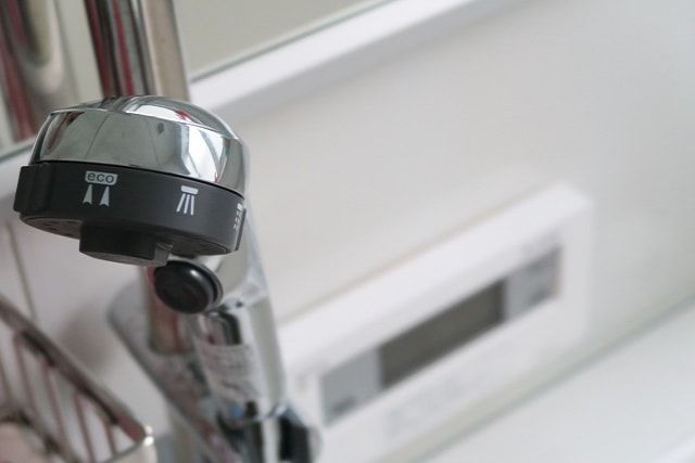 シャワーから水漏れの原因はこれ！修理方法と失敗しないための注意点 