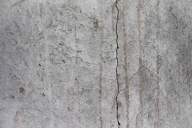 マンションのひび割れは危険のサイン！原因と対策方法についてご紹介